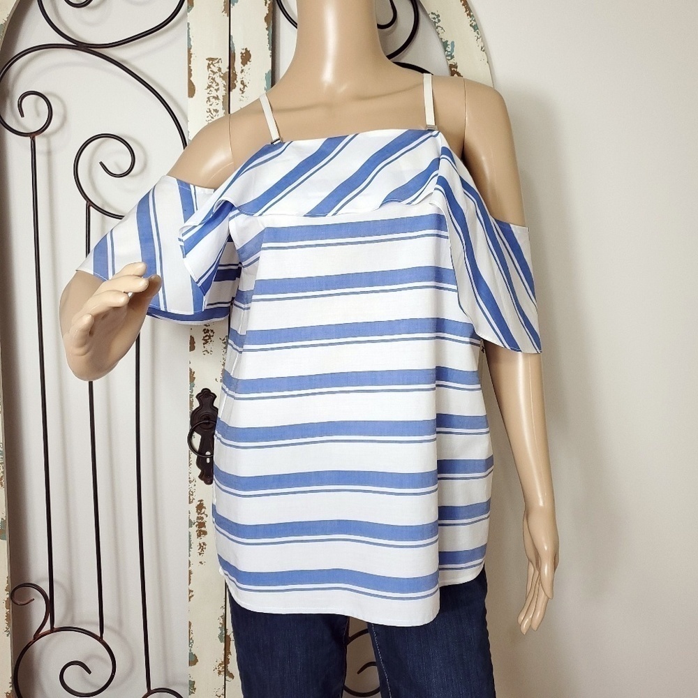 Calvin Klein cold shoulder top small